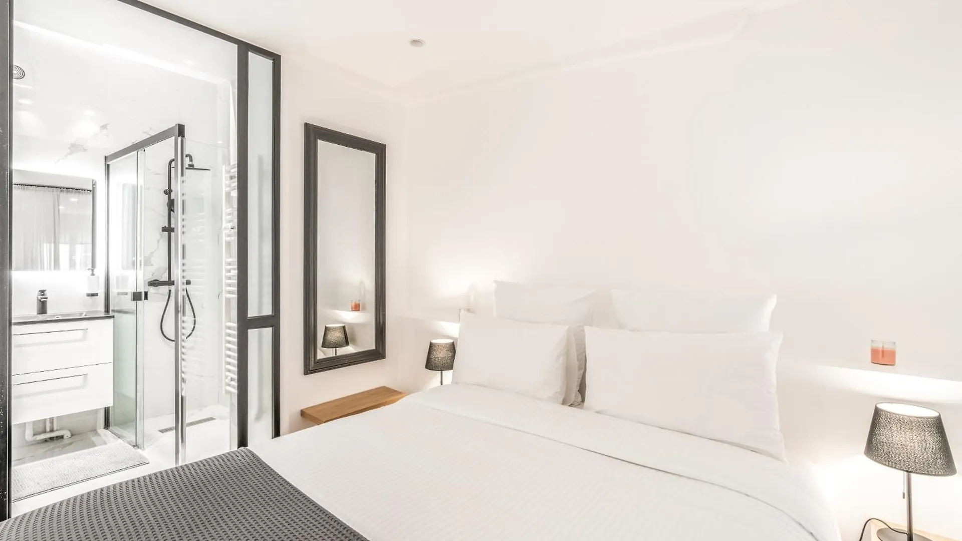 Chic & Elegant In Montorgueil Apartment Paris France